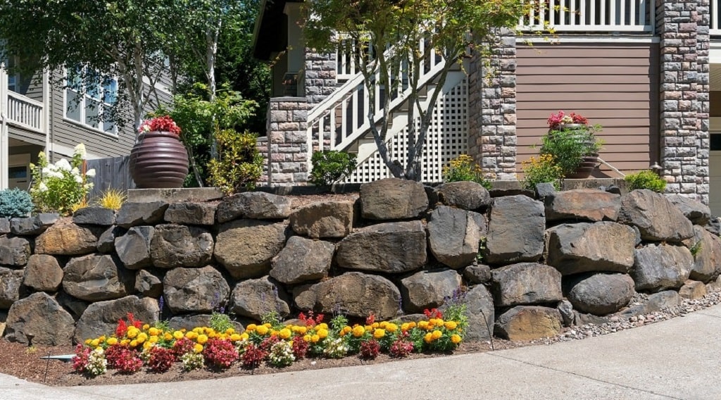 10 Tips for Using Boulders in Landscaping | Stone Center